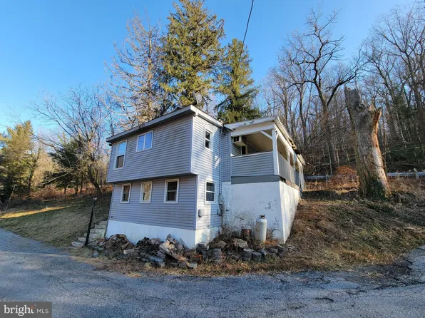 2374 Glen Rock Rd, Glen Rock, PA 17327