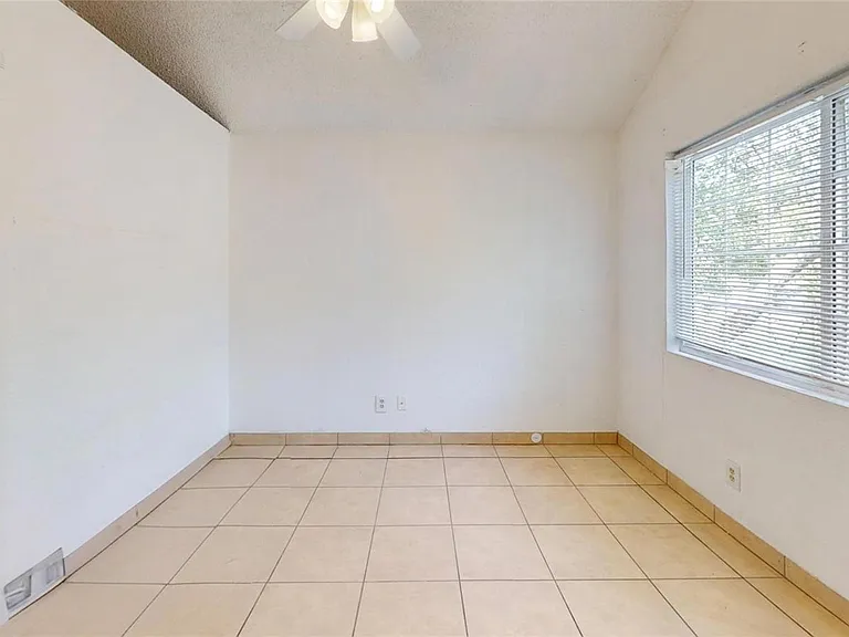 810 Lowell Blvd — Photo 15