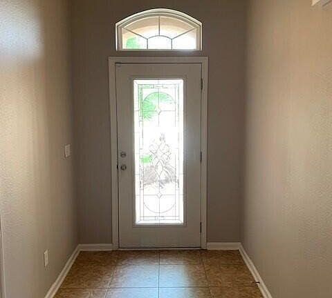 2nd image of 828 Wards Creek Ln