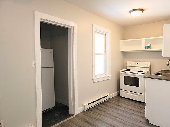 2nd image of 5 Pine Ave #1R