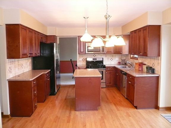 3rd image of 2576 Thornley Ct