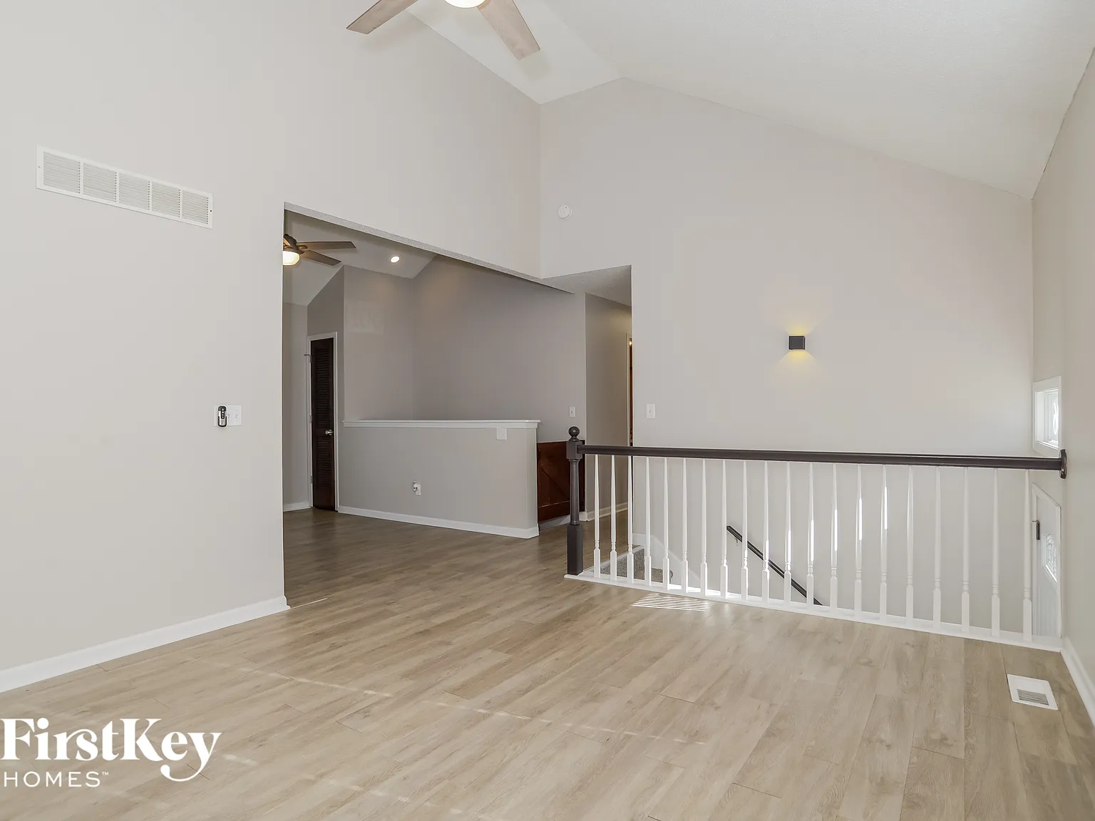 3 bed, 2.0 bath, 1439 sqft, $2,405 — Photo 3