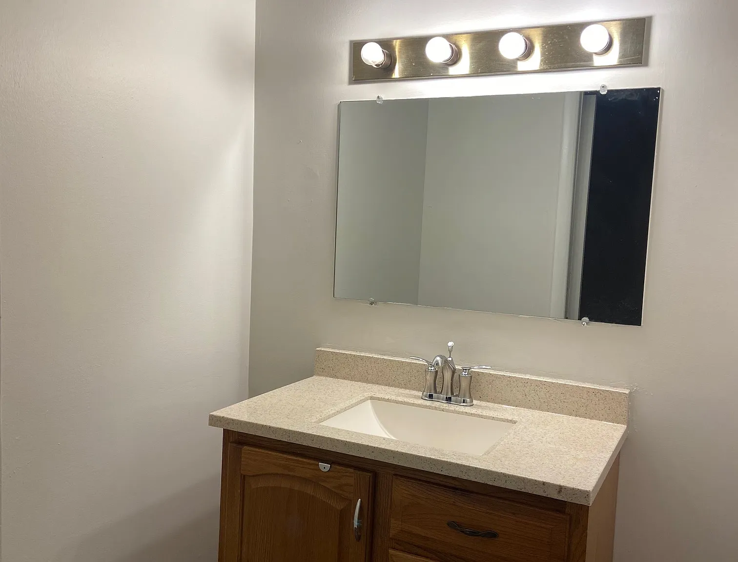 1 bed, 640 sqft, $995 — Photo 3