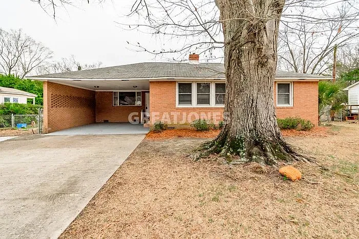 3 bed, 2.0 bath, 1941 sqft, $1,840 — Photo 1