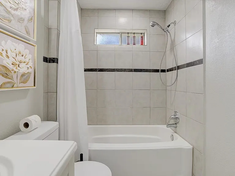 23919 Hunter Spring Cir — Photo 23