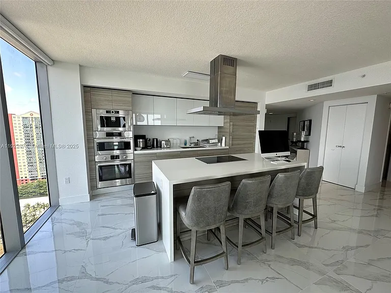 330 Sunny Isles Blvd #5-2002 — Photo 31