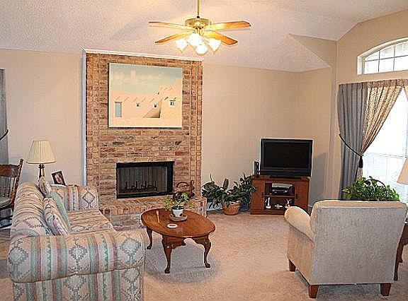 3rd image of 3735 Oak Meadow Dr