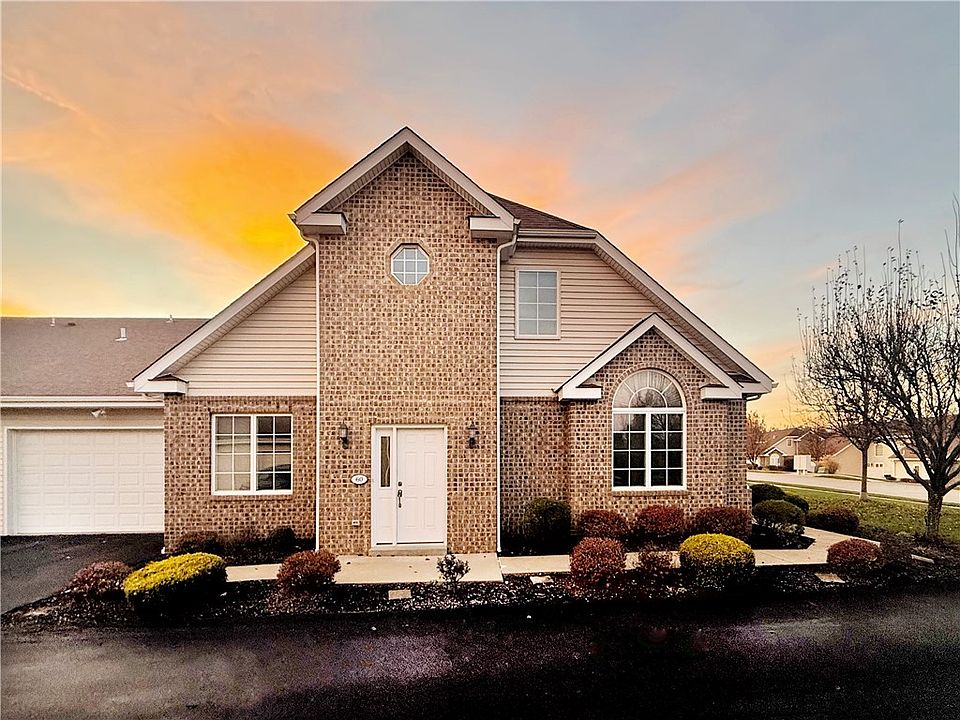 1st image of 60 Nicholas Dr