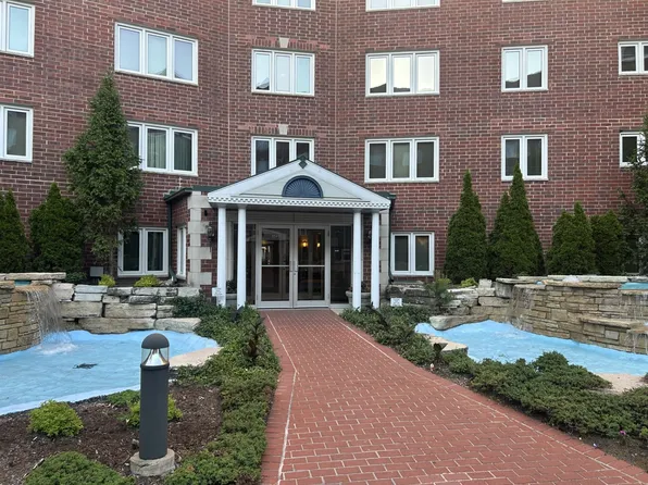 8540 W Foster Ave Unit 303, Norridge, IL 60706