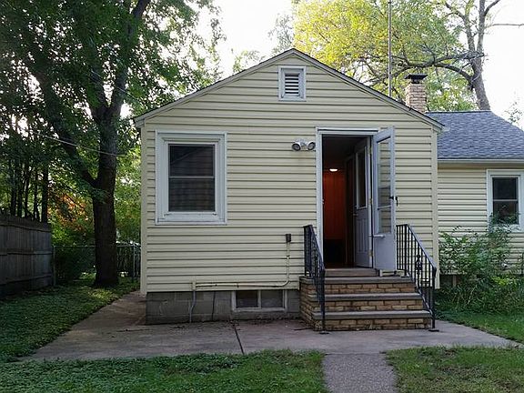 3rd image of 146 35th Ave N
