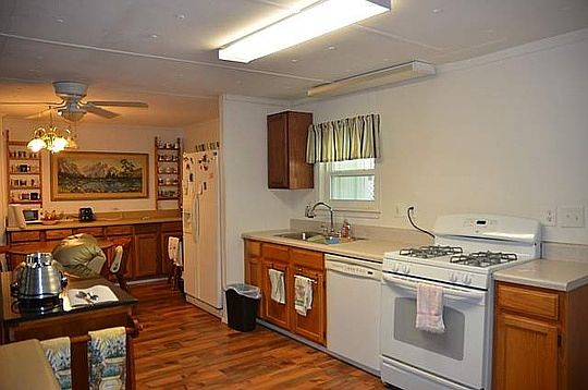 5th image of 102 Christine Dr