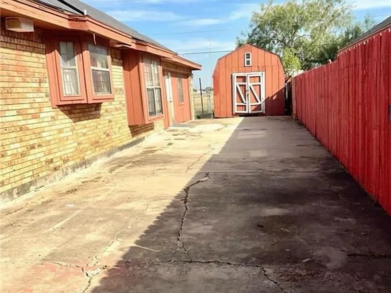 5504 N Hiawatha Dr — Photo 10