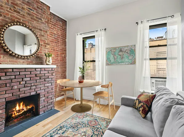 41 Jane St APT 5C, Manhattan, NY 10014
