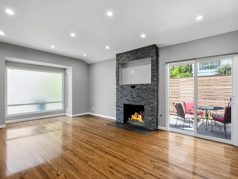 3084 Saint George St — Photo 13