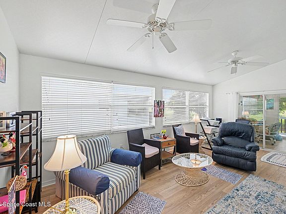 3rd image of 535 Lake Dr #535