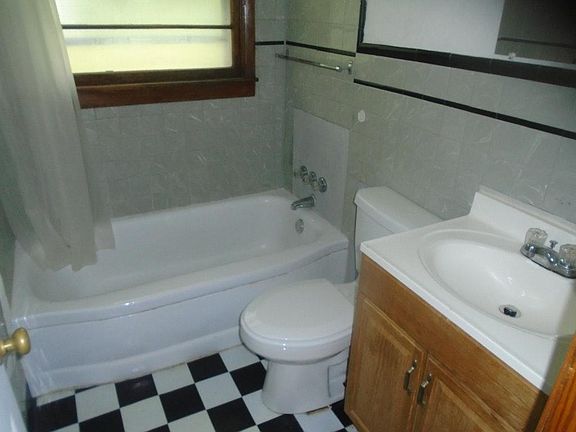 5th image of 8808 Blewett Ave