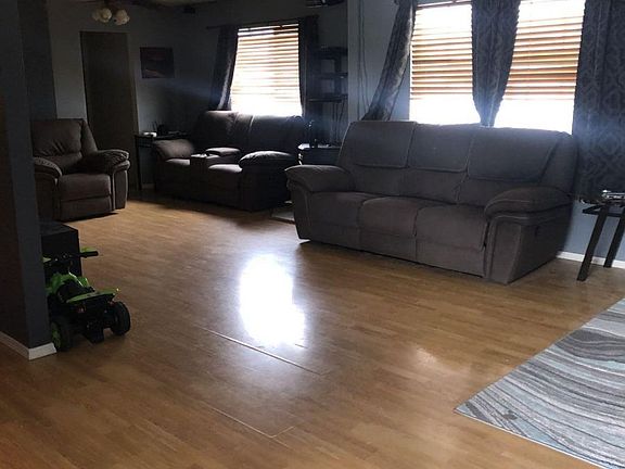 5th image of 2105 Liberty Dr