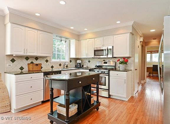 4th image of 1141 Venetian Ct