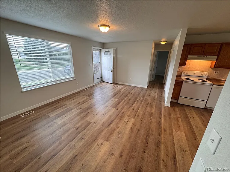 6394 S Dudley Way — Photo 4