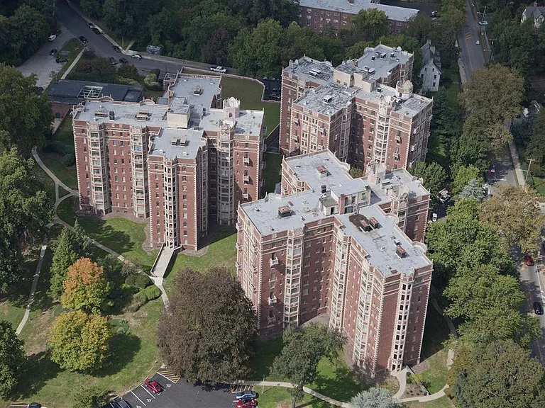 Alden Park Luxury Apartments — Photo 21