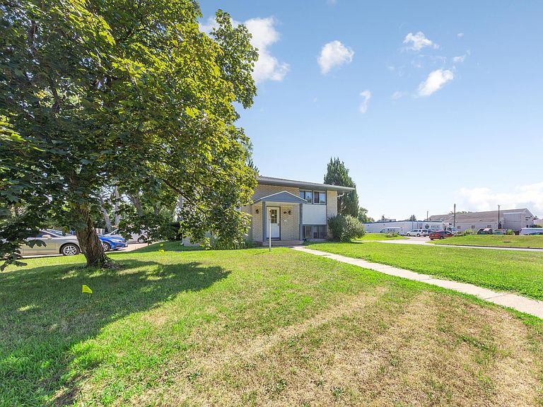 Listing photo 4