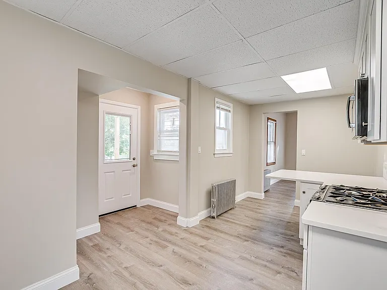 404 School St — Photo 7