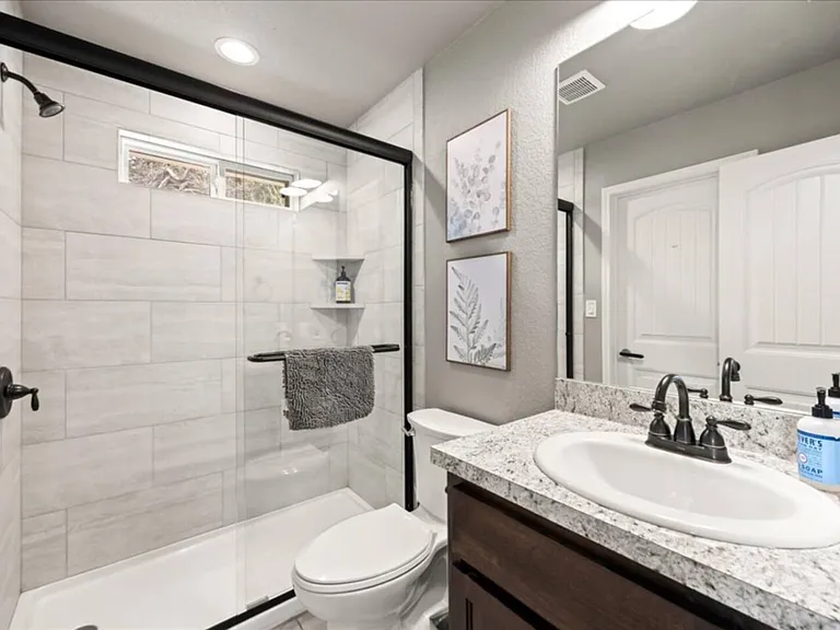 Eastview Dr — Photo 16