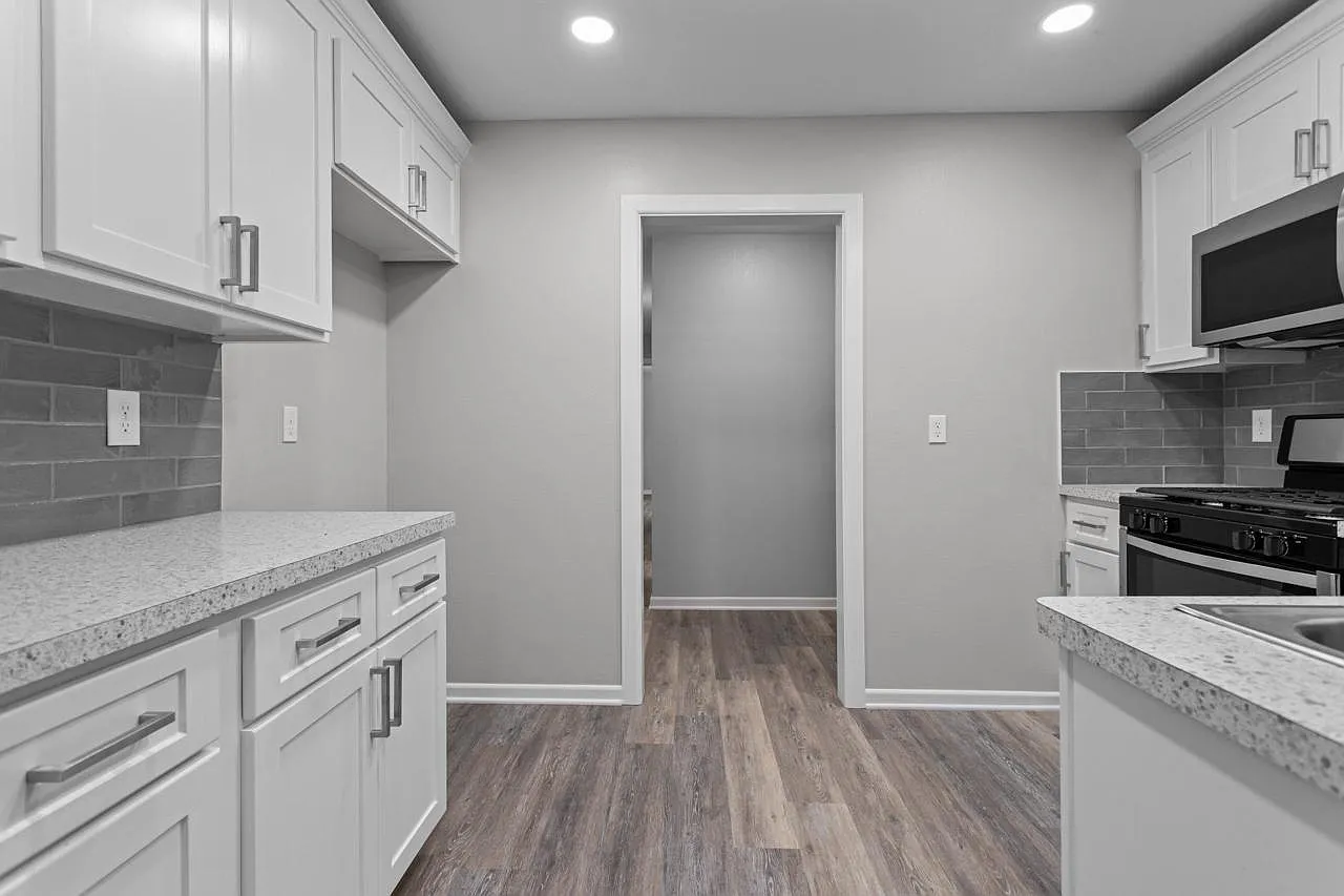 3 bed, 1.5 bath, 1253 sqft, $1,450 — Photo 2
