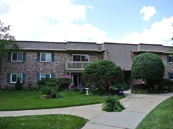 3rd image of 6S130 Park Meadow Dr APT 6B