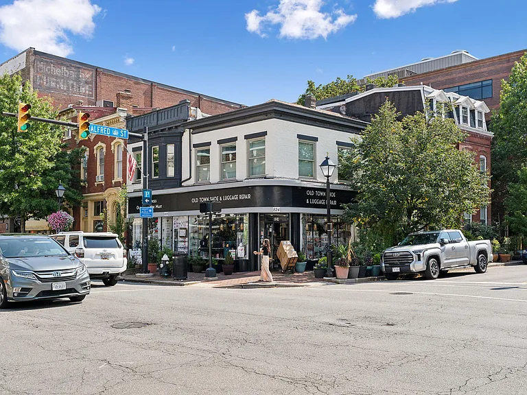 901 King St #301 — Photo 17