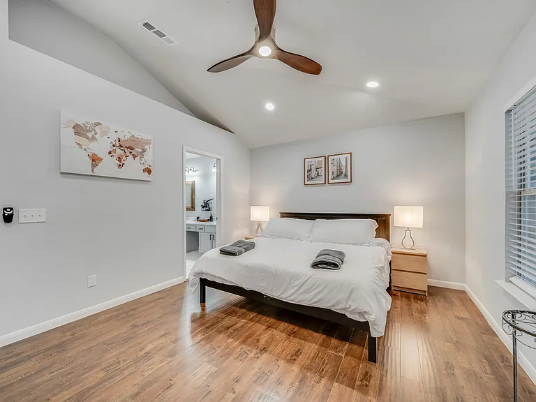 843 Sonora Ln — Photo 3