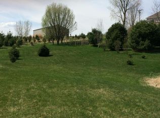 N1721 Ridgeview Dr, La Crosse, WI 54601