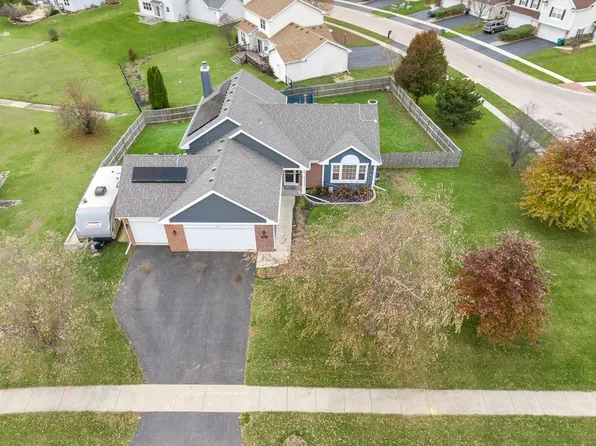 5607 Romeldale Ln, Roscoe, IL 61073