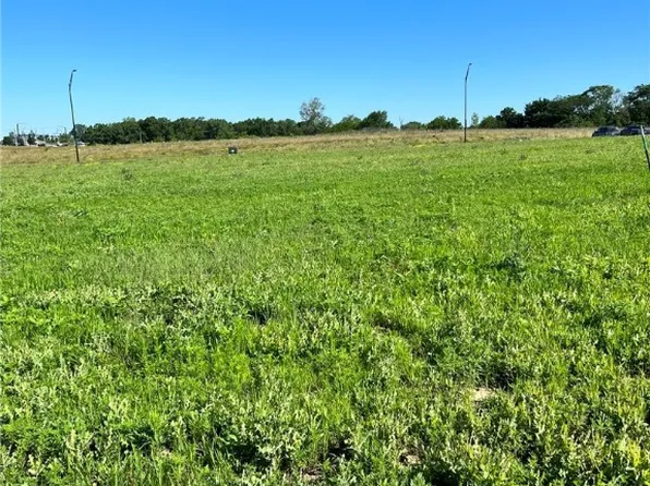 7012 Catalina Ct, Pleasant Hill, IA 50327