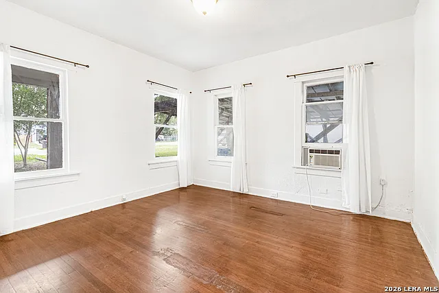 1434 Hicks Ave — Photo 13