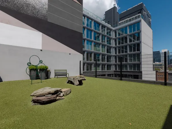 547 West 47th Street image 17 of 20