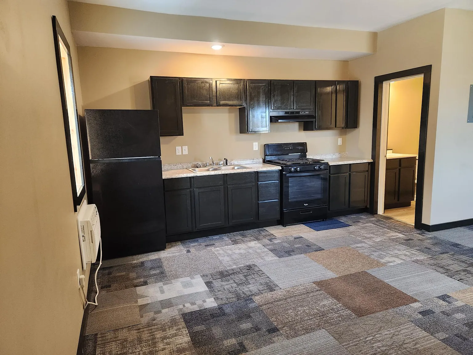 1 bed, 400 sqft, $900 — Photo 2