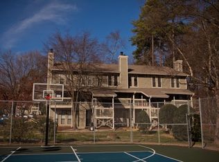 116 Shadowood Dr APT V, Chapel Hill, NC 27514