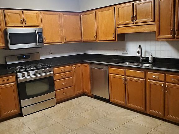 3rd image of 770 Pearson St APT 208