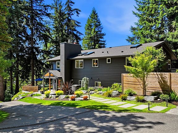 3rd image of 164 Madrona Drive NW