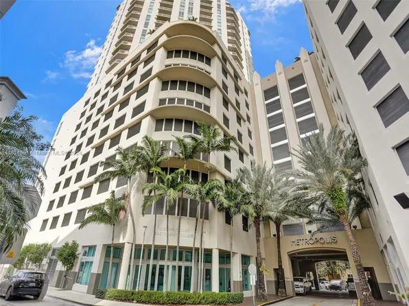 9066 SW 73rd Ct APT 1709, Coral Gables, FL 33156