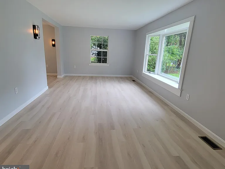 410 Spruce St — Photo 9