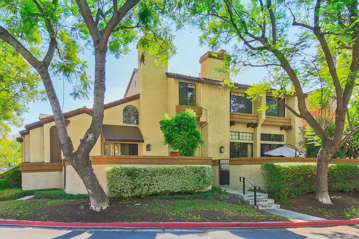 Building Photo - 2 Mesquite Pl