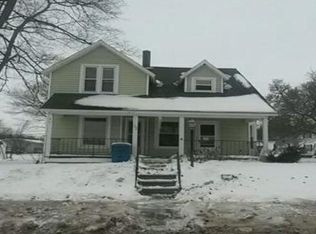 302 W County Line Rd, Wolcottville, IN 46795