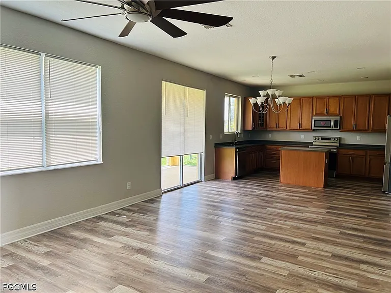 8041 Allamanda Ct — Photo 7