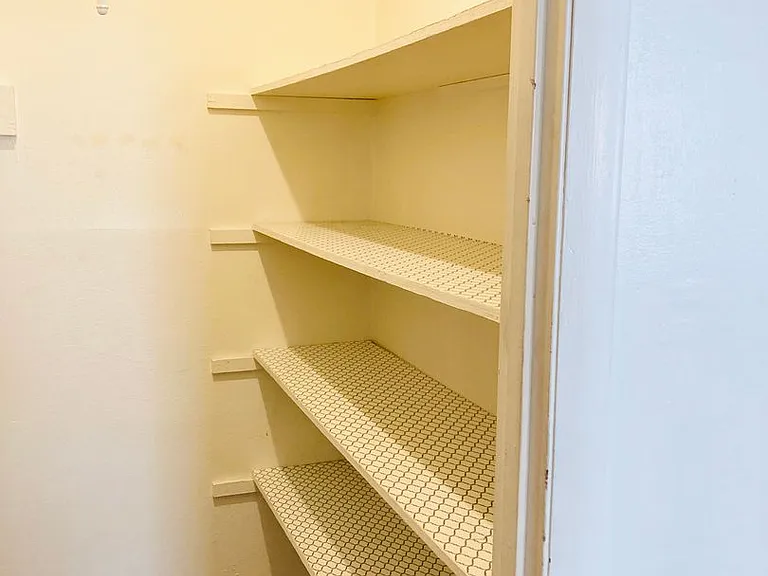 215 E Grandview Dr #2 — Photo 12