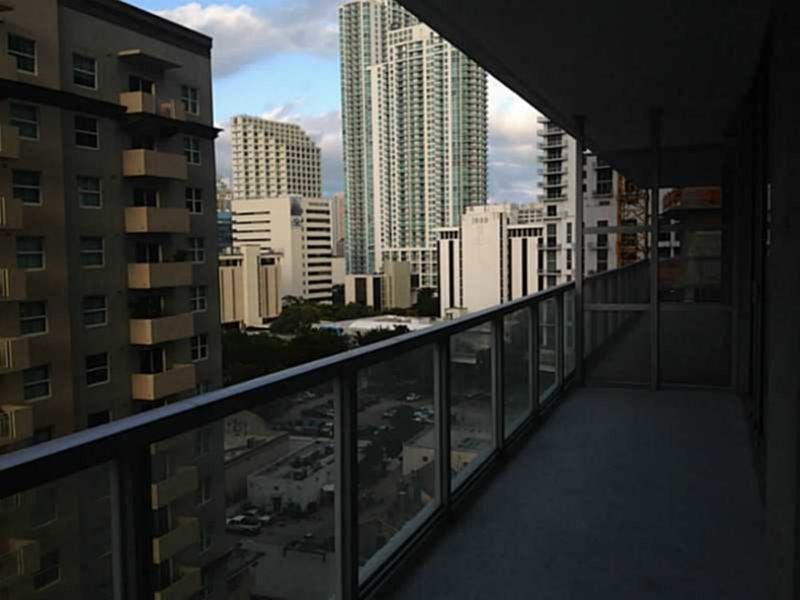 1st image of 1111 SW 1st Ave APT 1221