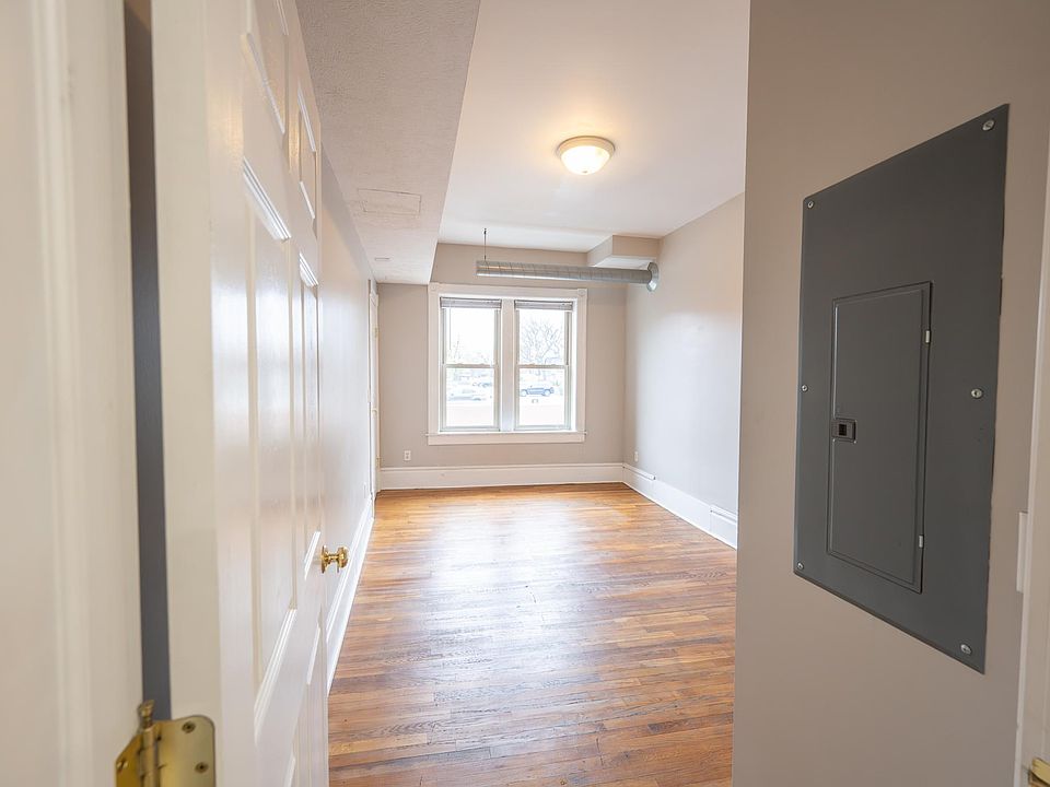 1st image of 638 Fulton St W #201