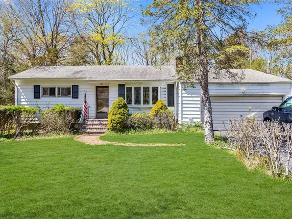 8 Sheffield Lane, Northport, NY 11768