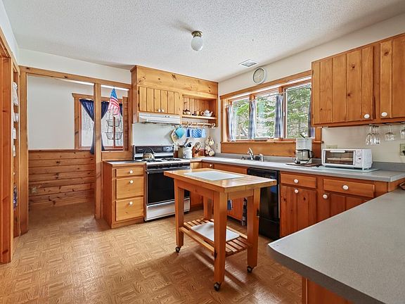 3rd image of 3869 Maplewood Rd